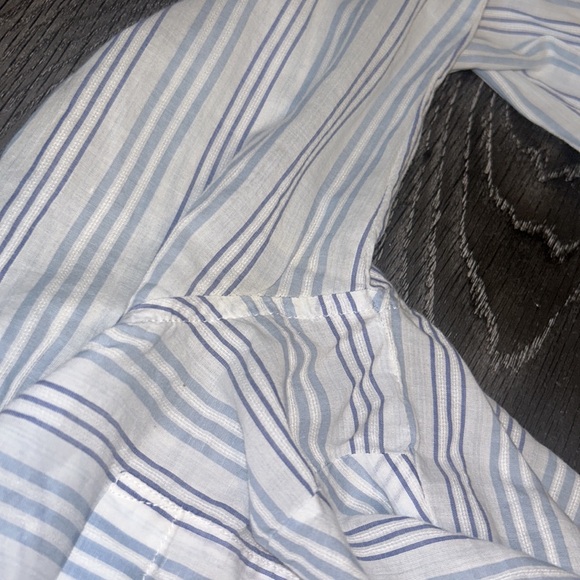 Abercrombie & Fitch XS blue striped cotton button down top - Picture 5 of 8